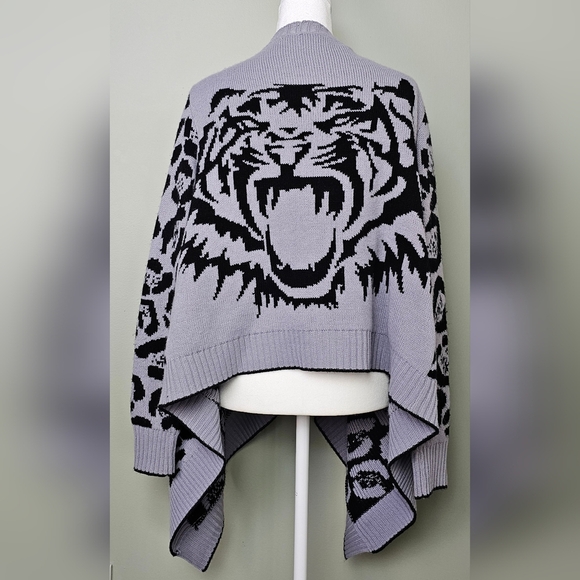 36 Point 5 Sweaters - Tiger Print Gray & Black Cardigan Poncho Wrap Oversized SMALL